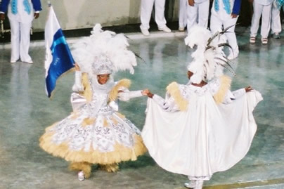 Carnaval de Rio_ Porte drapeau (2004)