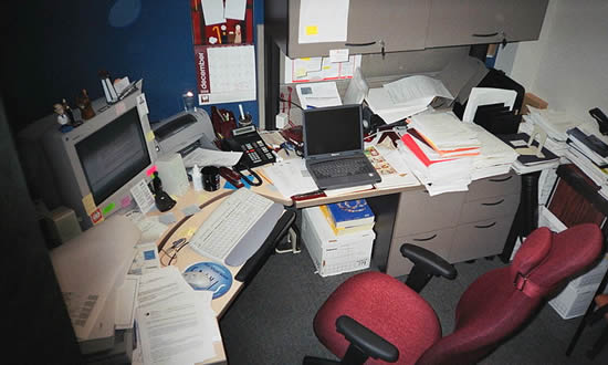 A typical busy North American cubicle-type office. Photograph AlainV (pd).